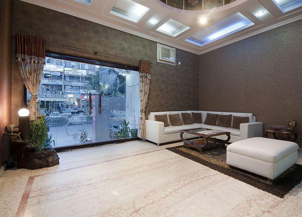Hotel Ashoka International Нью-Дели Экстерьер фото