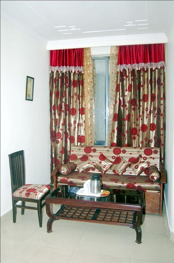 Hotel Ashoka International Нью-Дели Экстерьер фото